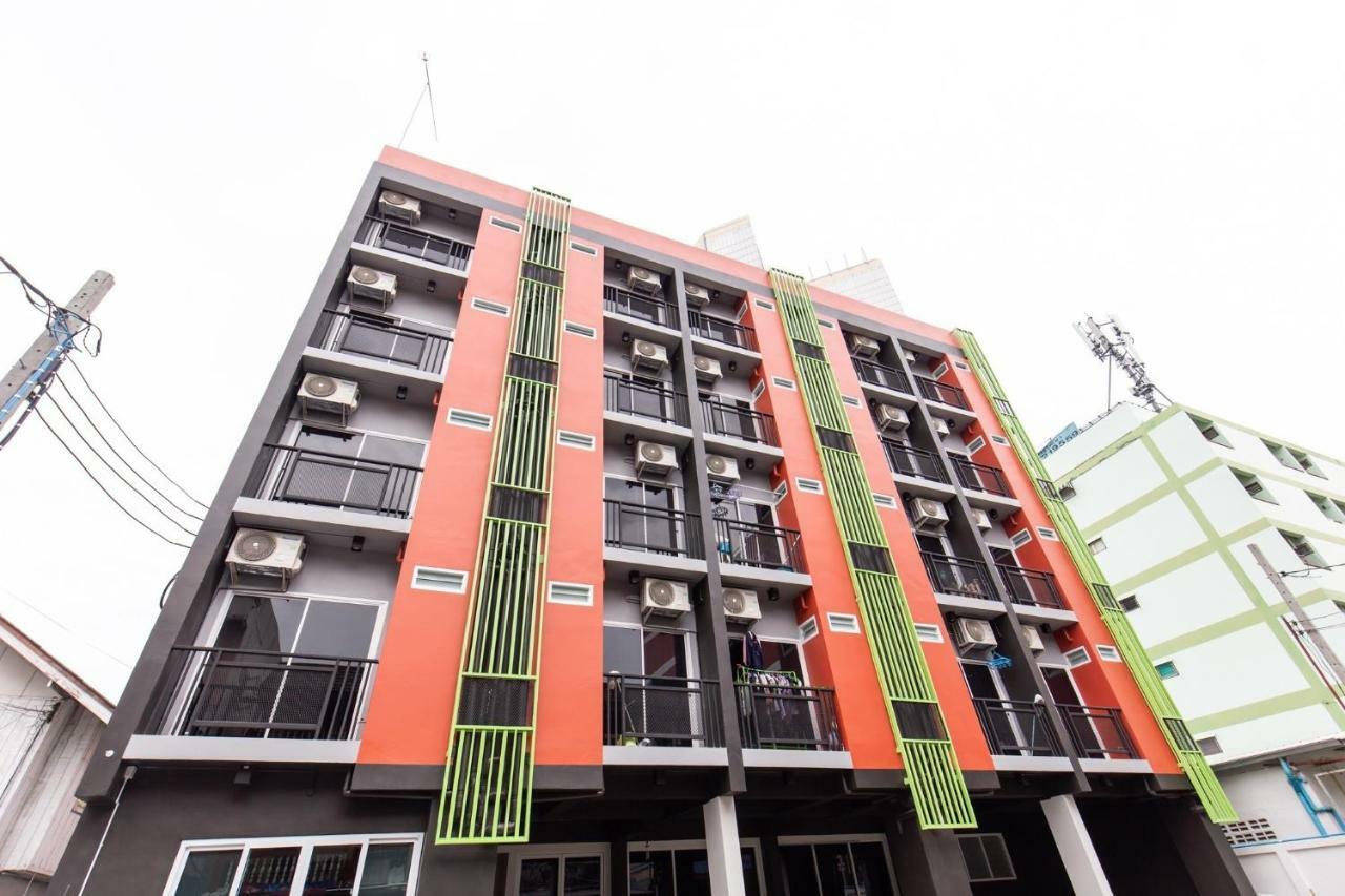 Mango 10 House Hotel Bangkok Bagian luar foto