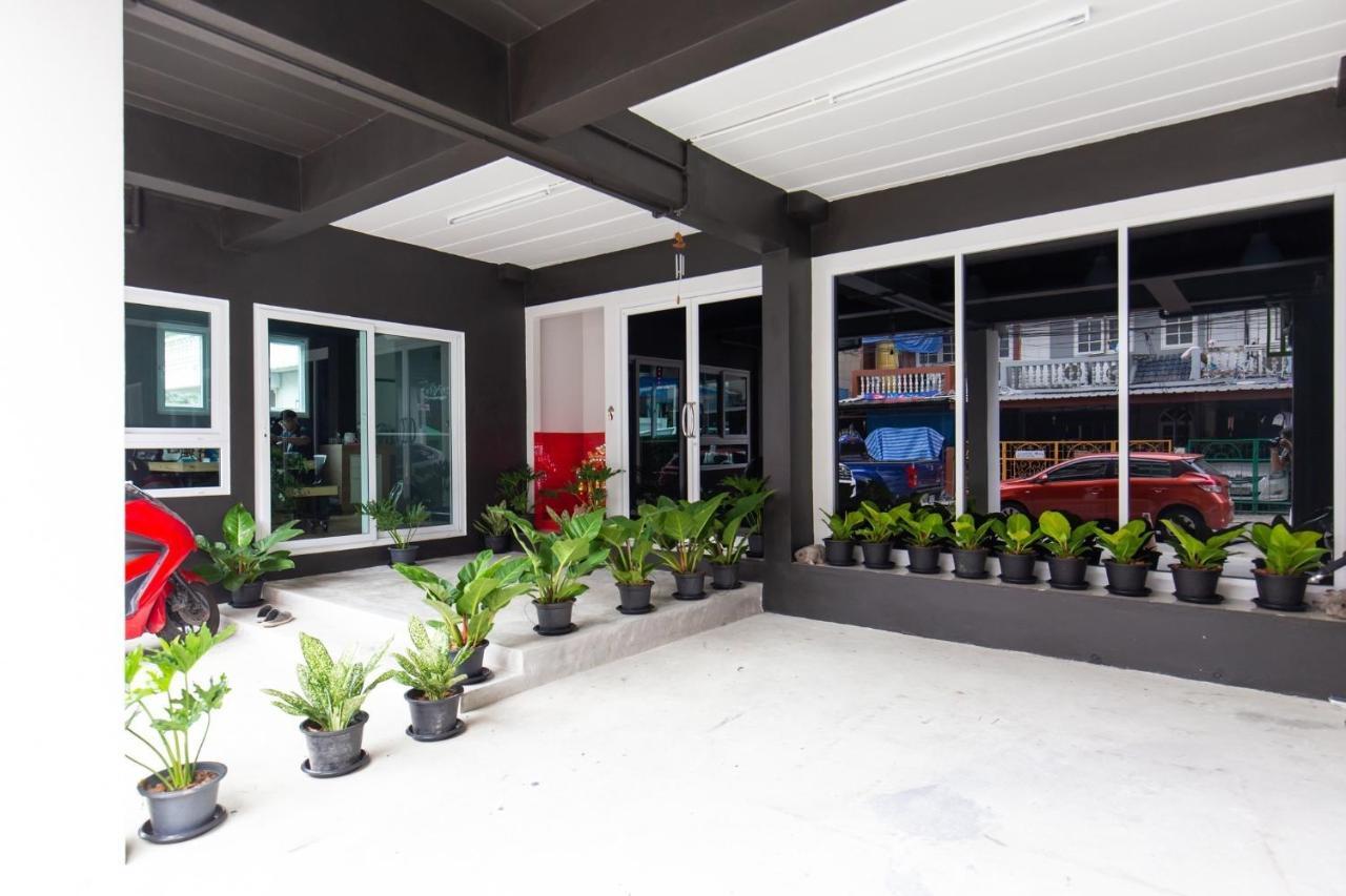 Mango 10 House Hotel Bangkok Bagian luar foto